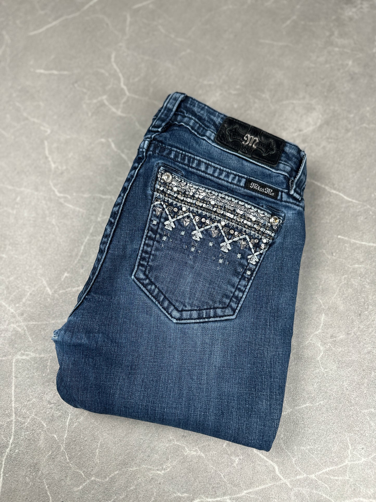 Miss Me Bootcut Mid Rise // 28 (M)