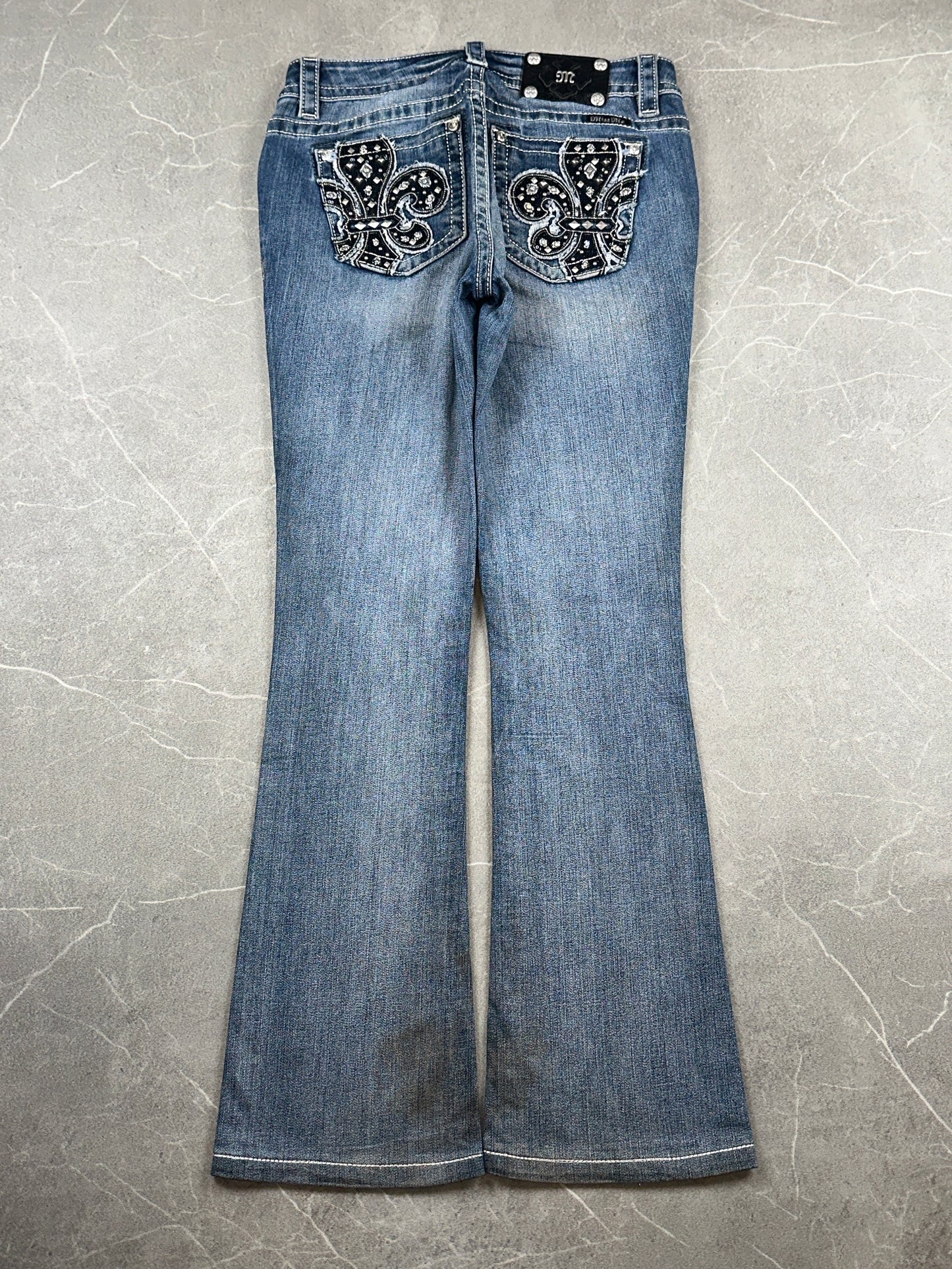 Miss Me Bootcut Mid Rise // 27 (S)
