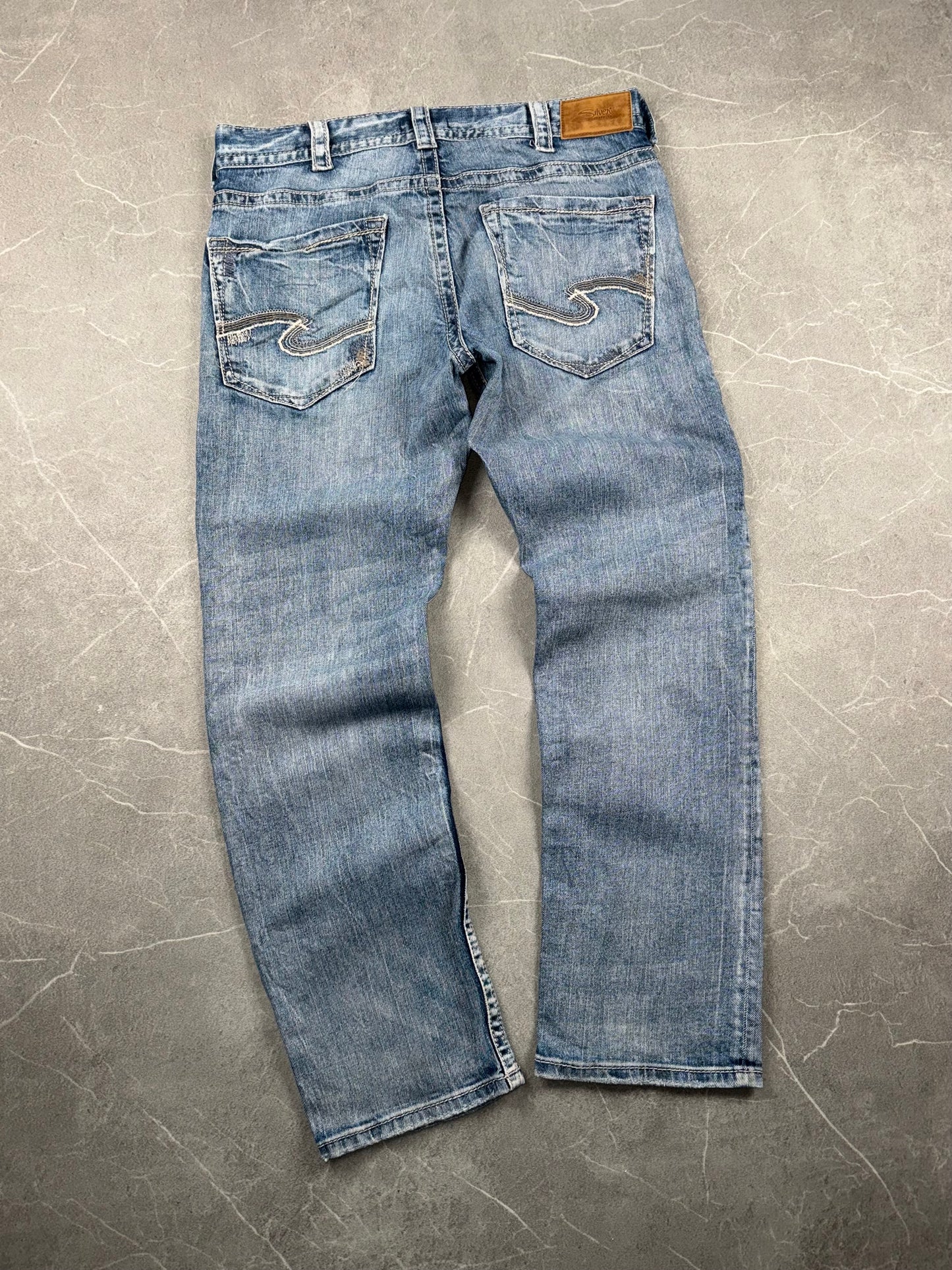 Silver Jeans Straight // L