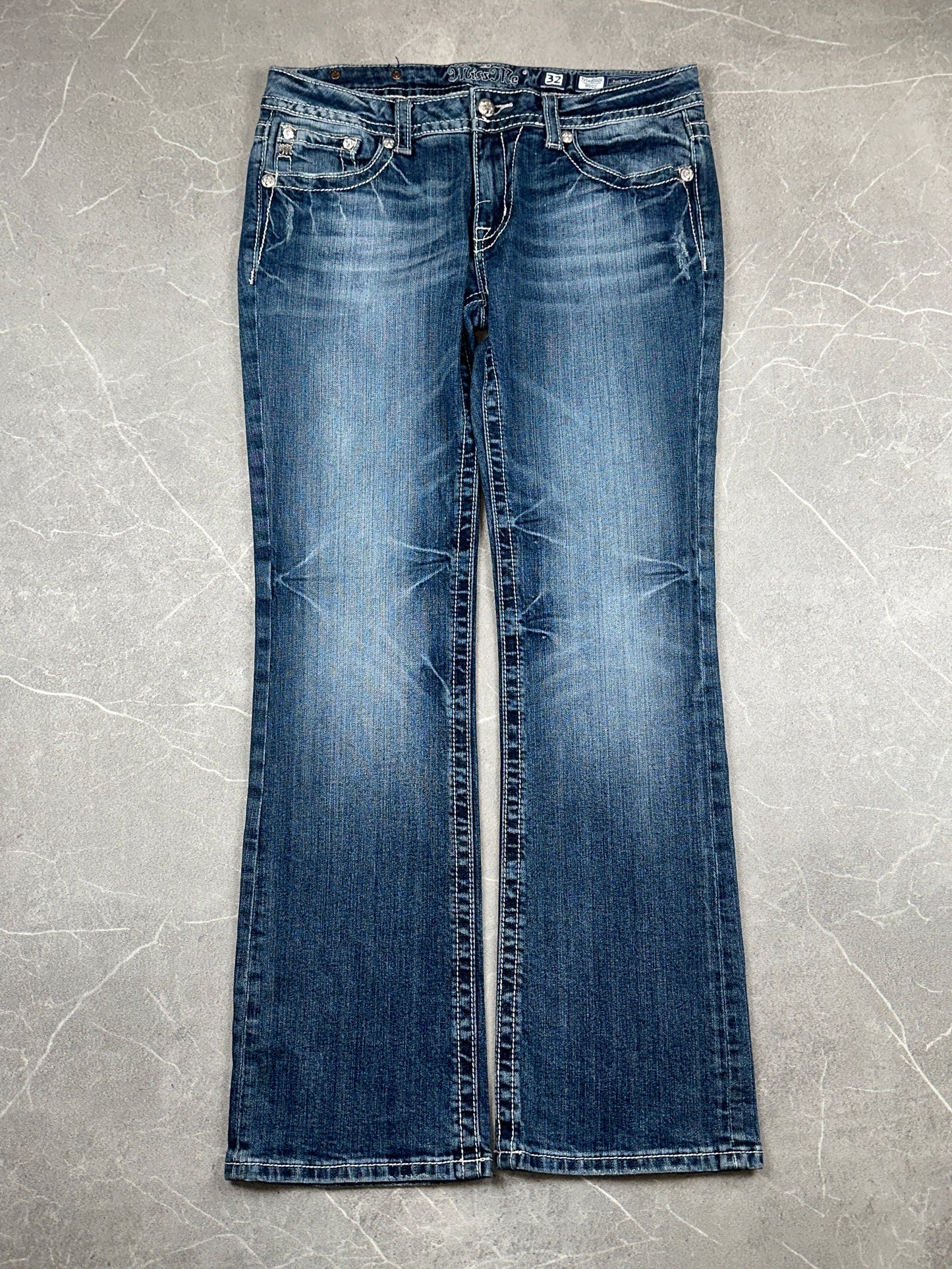 Miss Me Bootcut Low Rise // 32 (L)