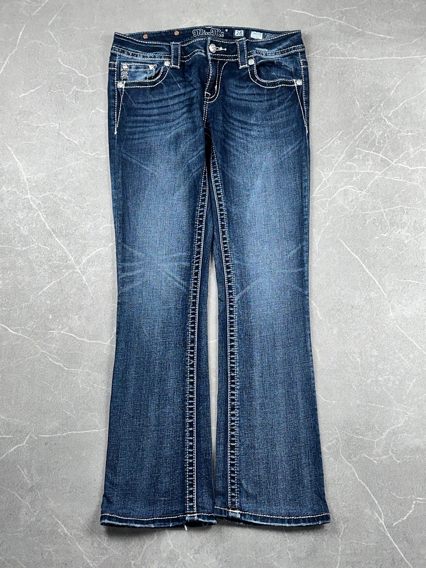 Miss Me Slim Bootcut Low Rise // 28 (M)