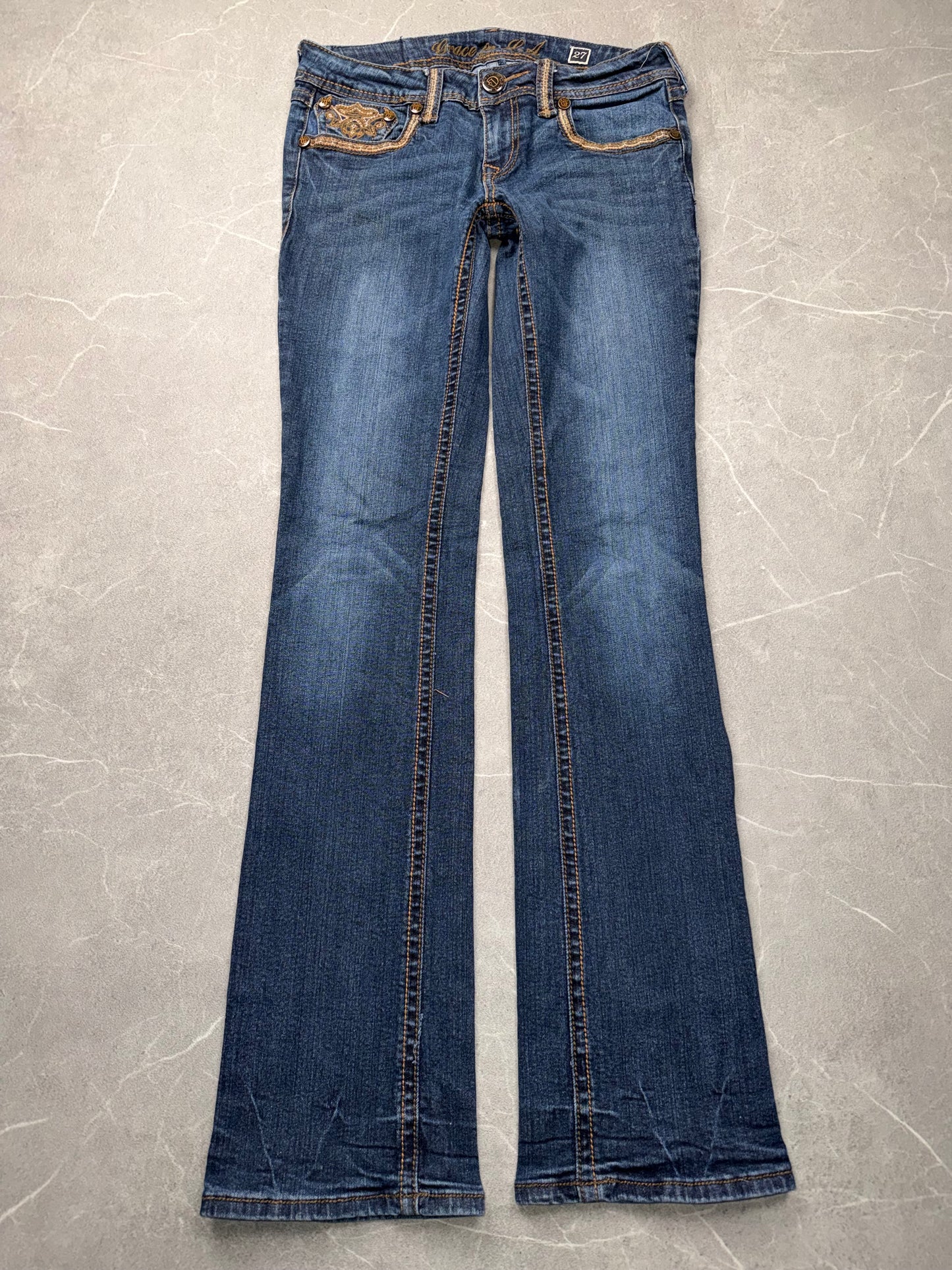 Grace in La Bootcut Low Rise // 27 (S)