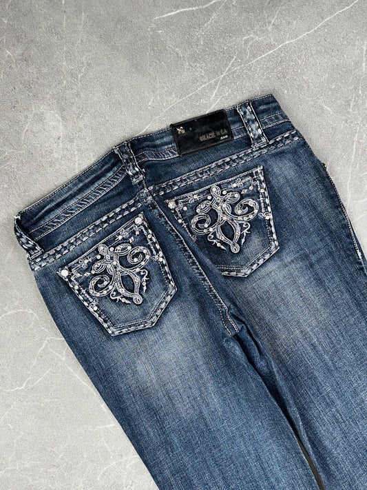 Grace in LA Bootcut Low Rise // 28 (M)