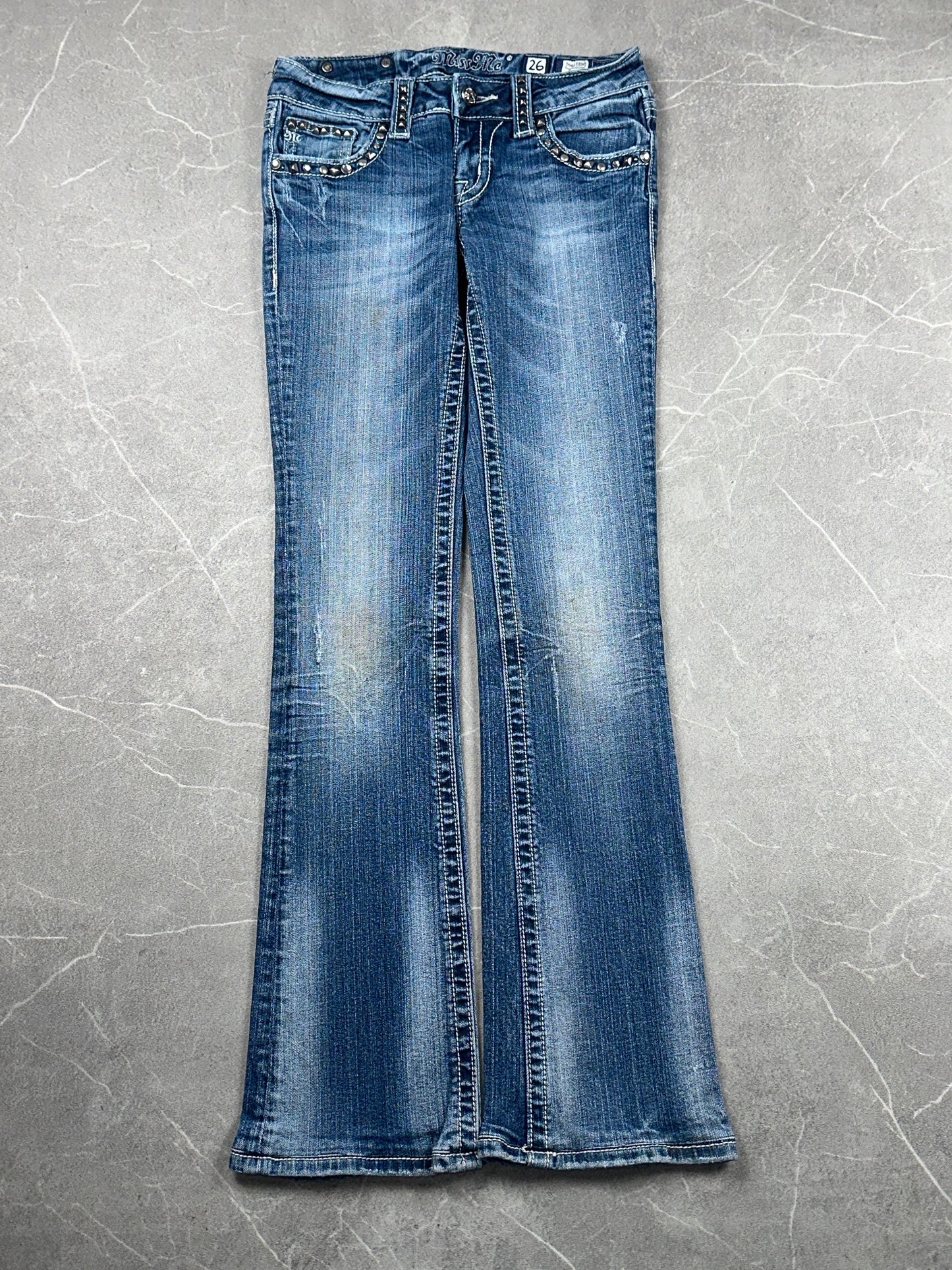 Miss Me Bootcut Low Rise // 26 (S)