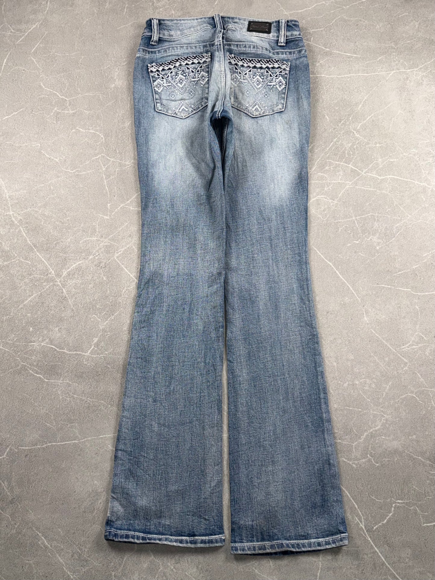 Wiced Heart Bootcut Mid Rise // 26 (S)