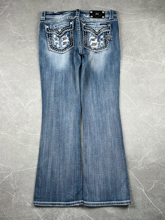 Miss Me Bootcut Low Rise // 31 (L)