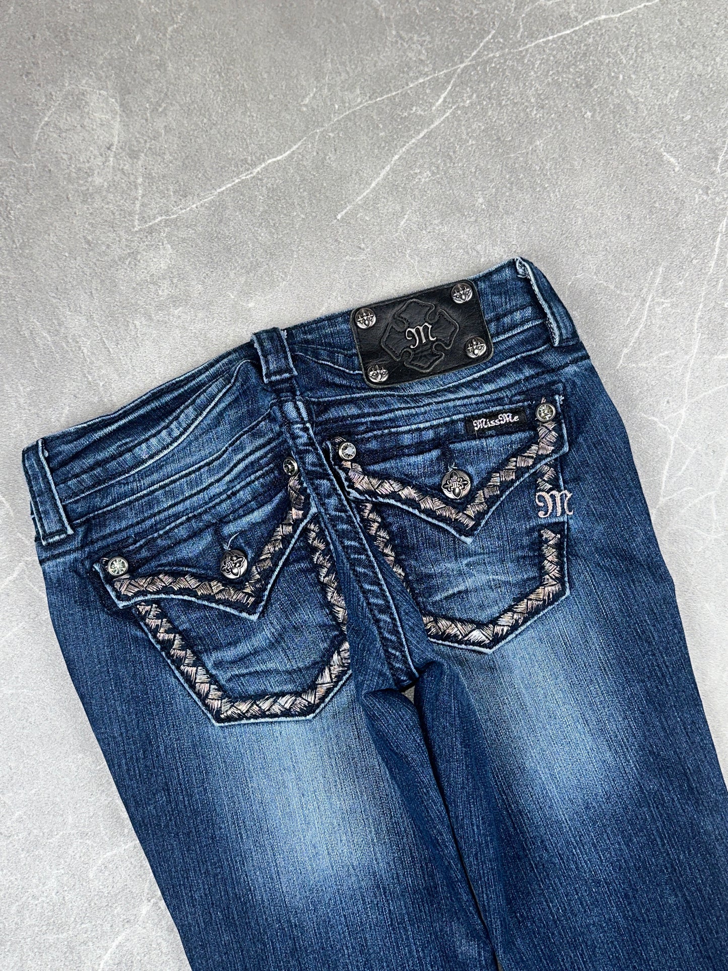 Miss Me Bootcut Low Rise // 25 (Xs)