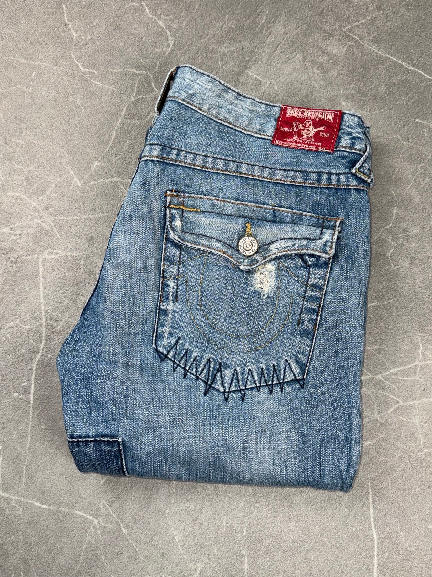 True Religion Flared Low Rise // 31 (L)