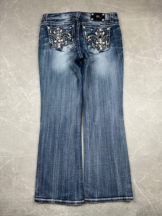 Miss Me Bootcut Mid Rise // 32 (L)