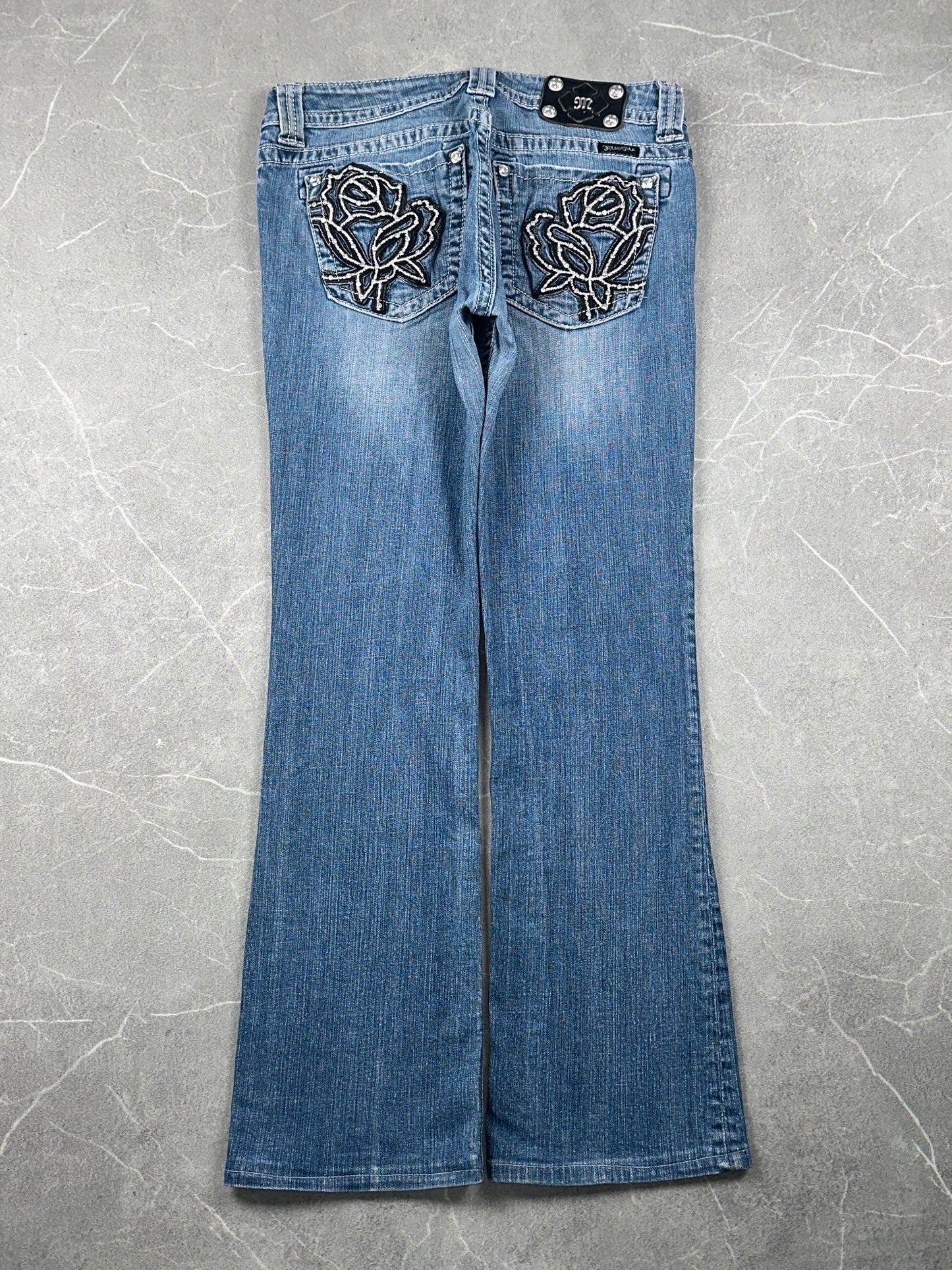Miss Me Bootcut Low Rise // 30 (M)