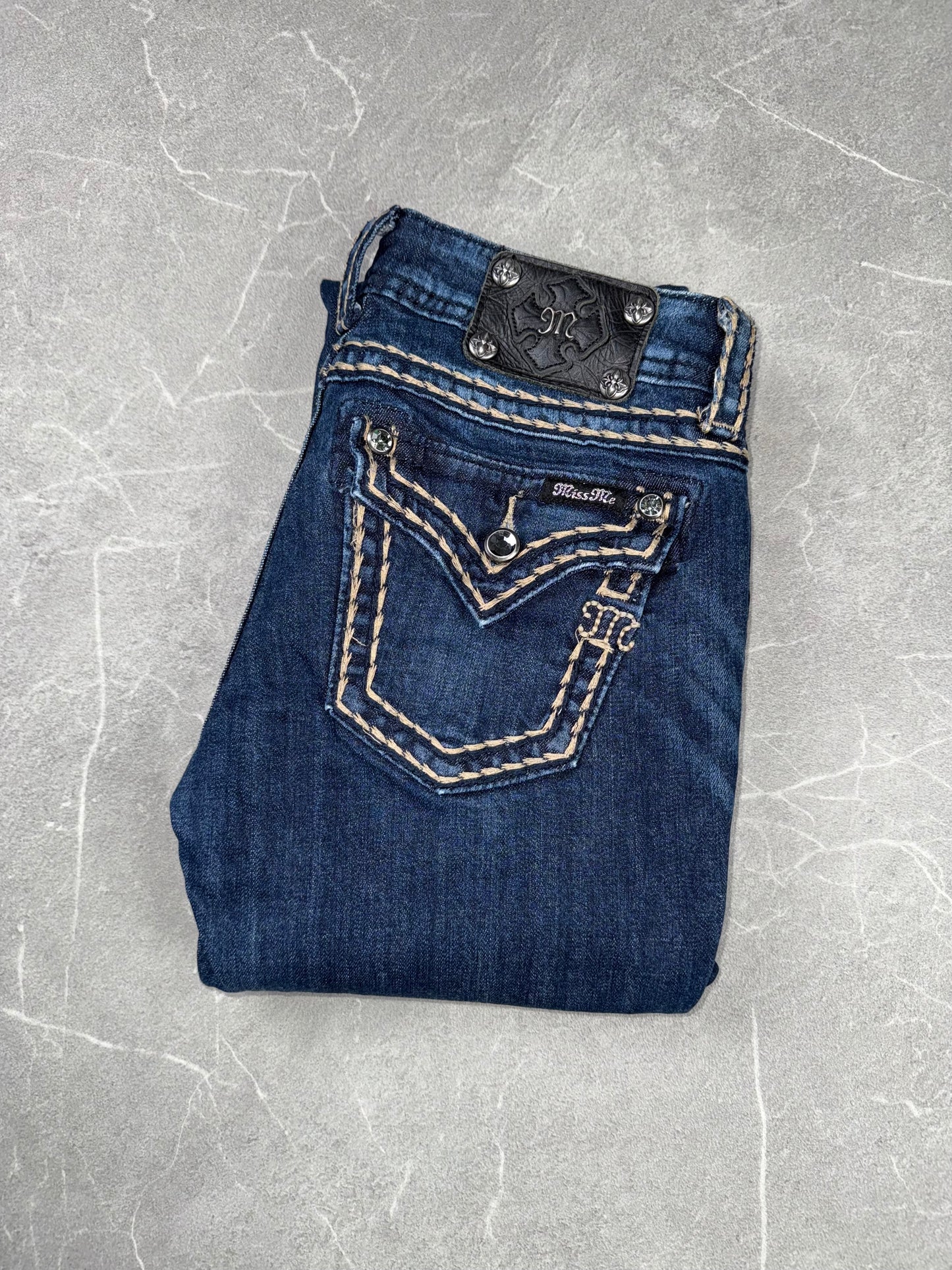 Miss Me Bootcut Low Rise // 28 (M)
