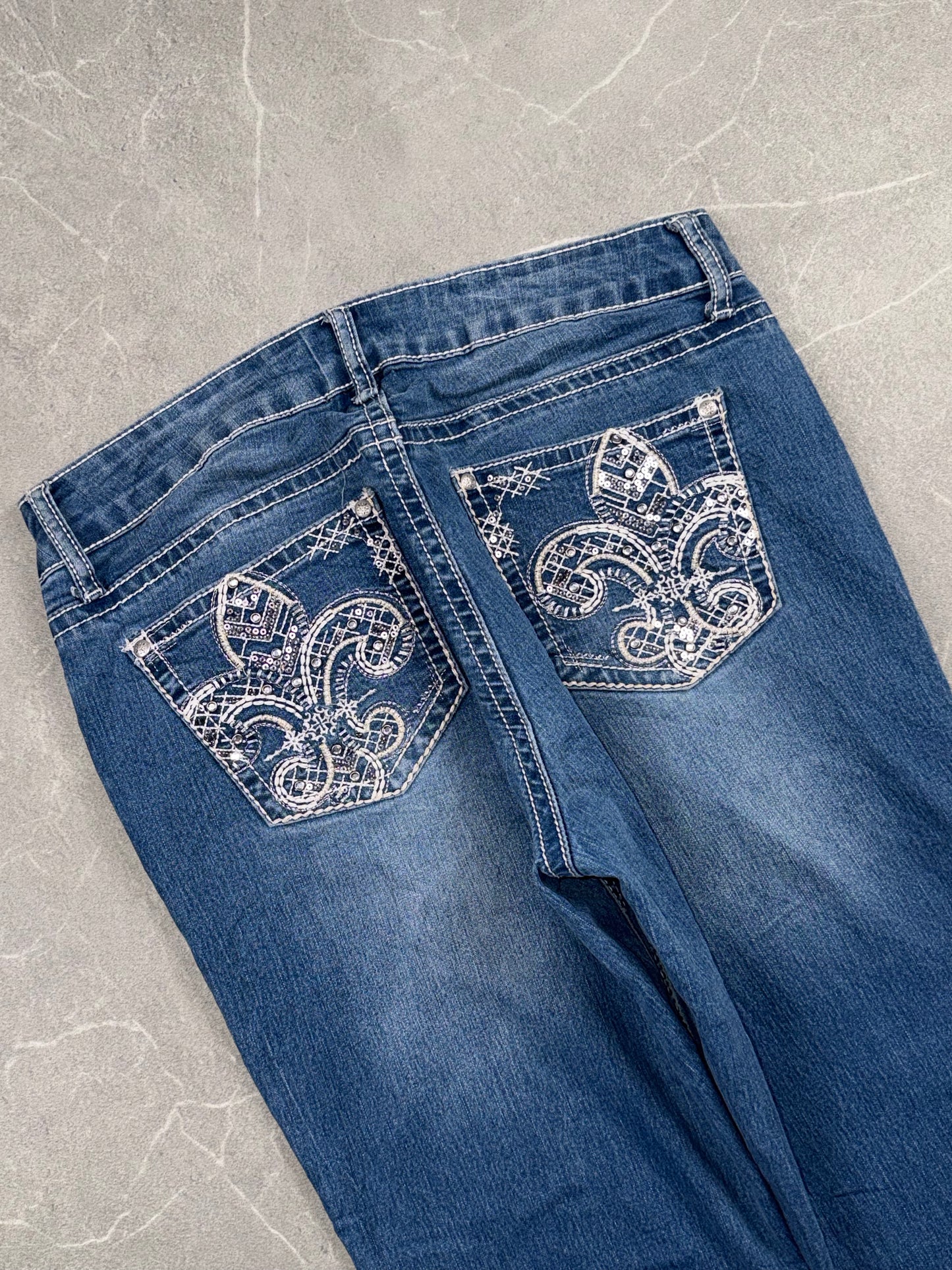 Ana Jeans Bootcut Mid Rise // M
