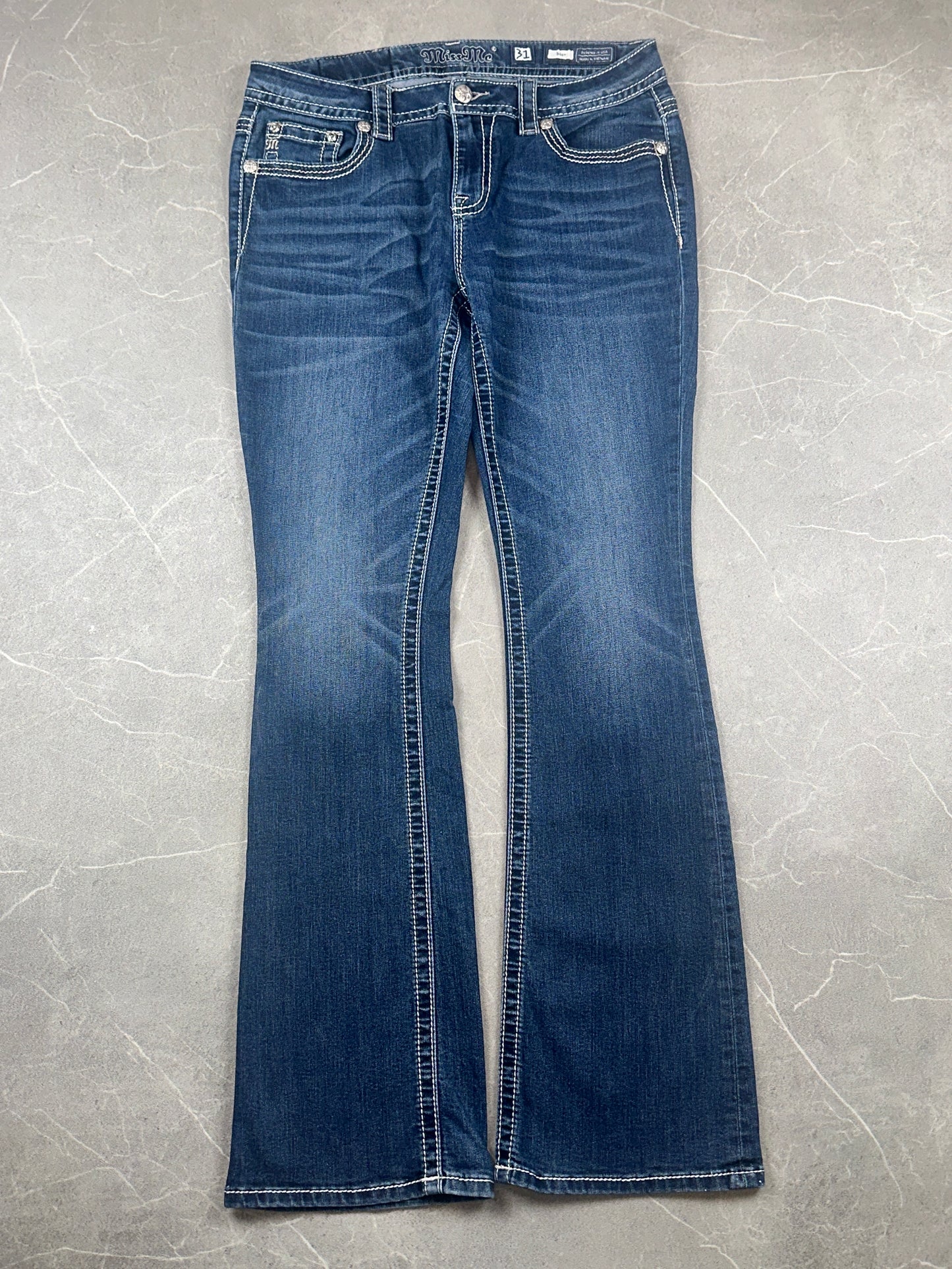 Miss Me Bootcut Low Rise // 31 (L)