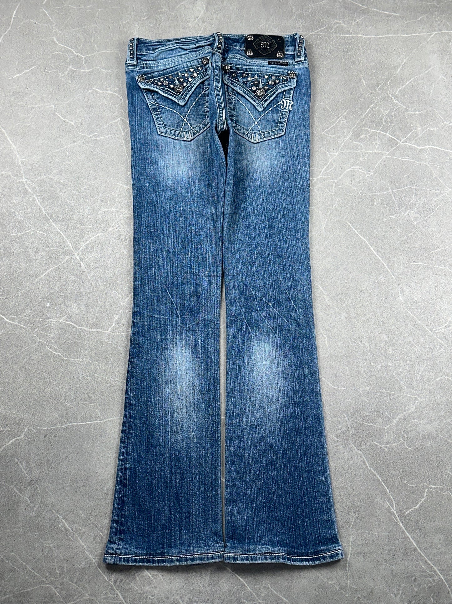 Miss Me Bootcut Low Rise // 26 (S)