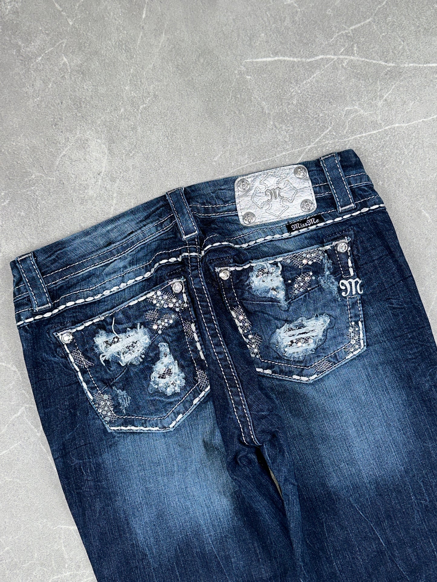 Miss Me Bootcut Mid Rise // 28 (M)