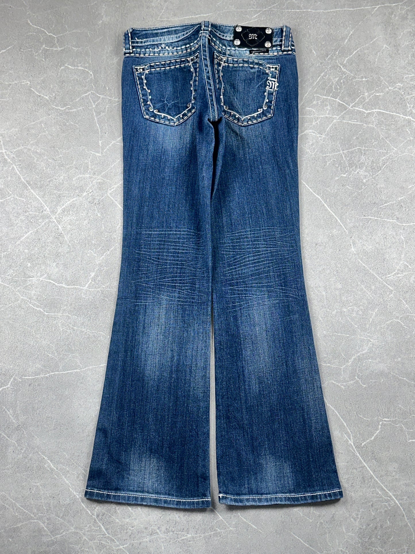 Miss Me Bootcut Low Rise // 28 (M)