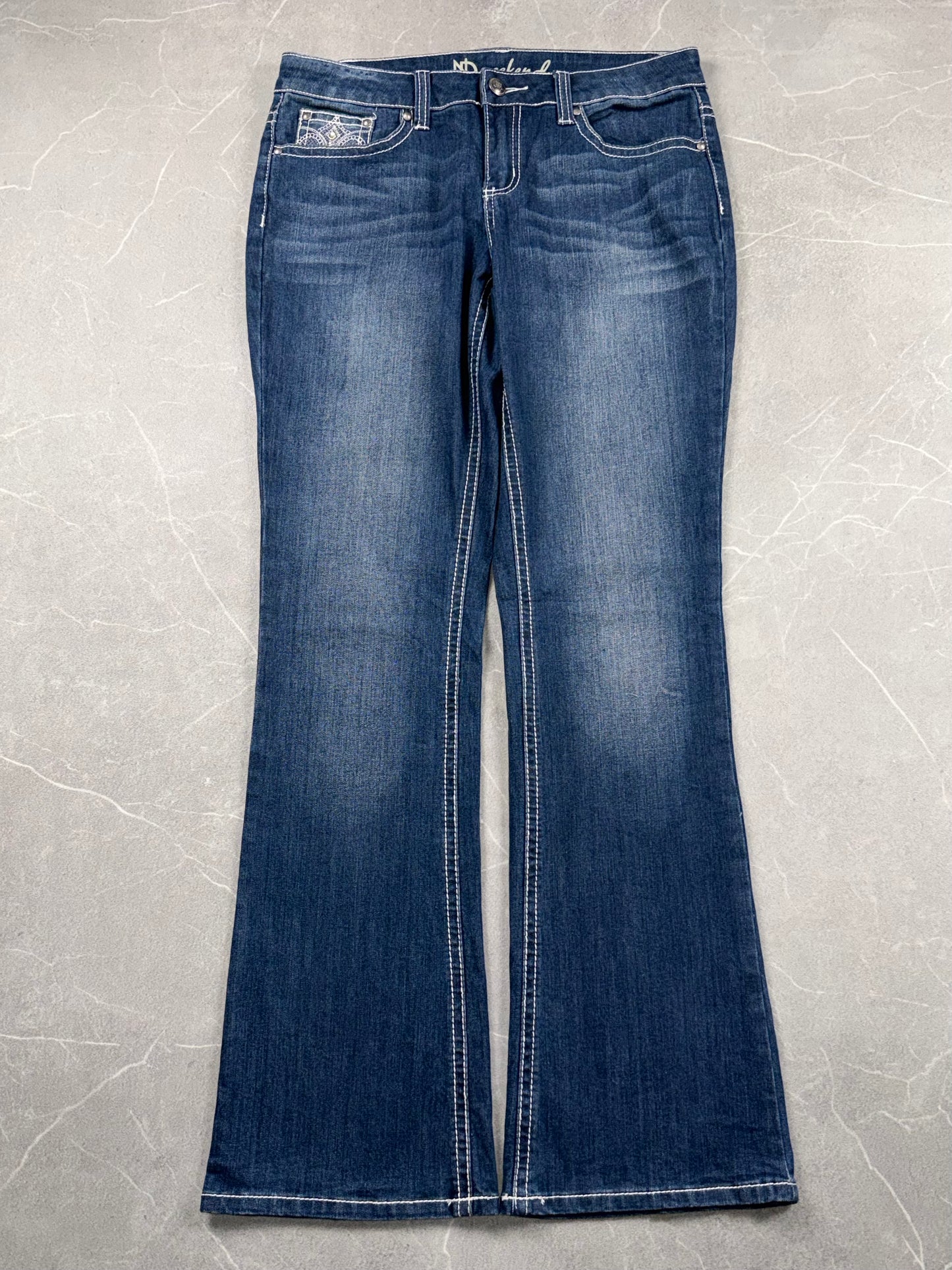 ND Weekend Jeans Low Rise Bootcut // L