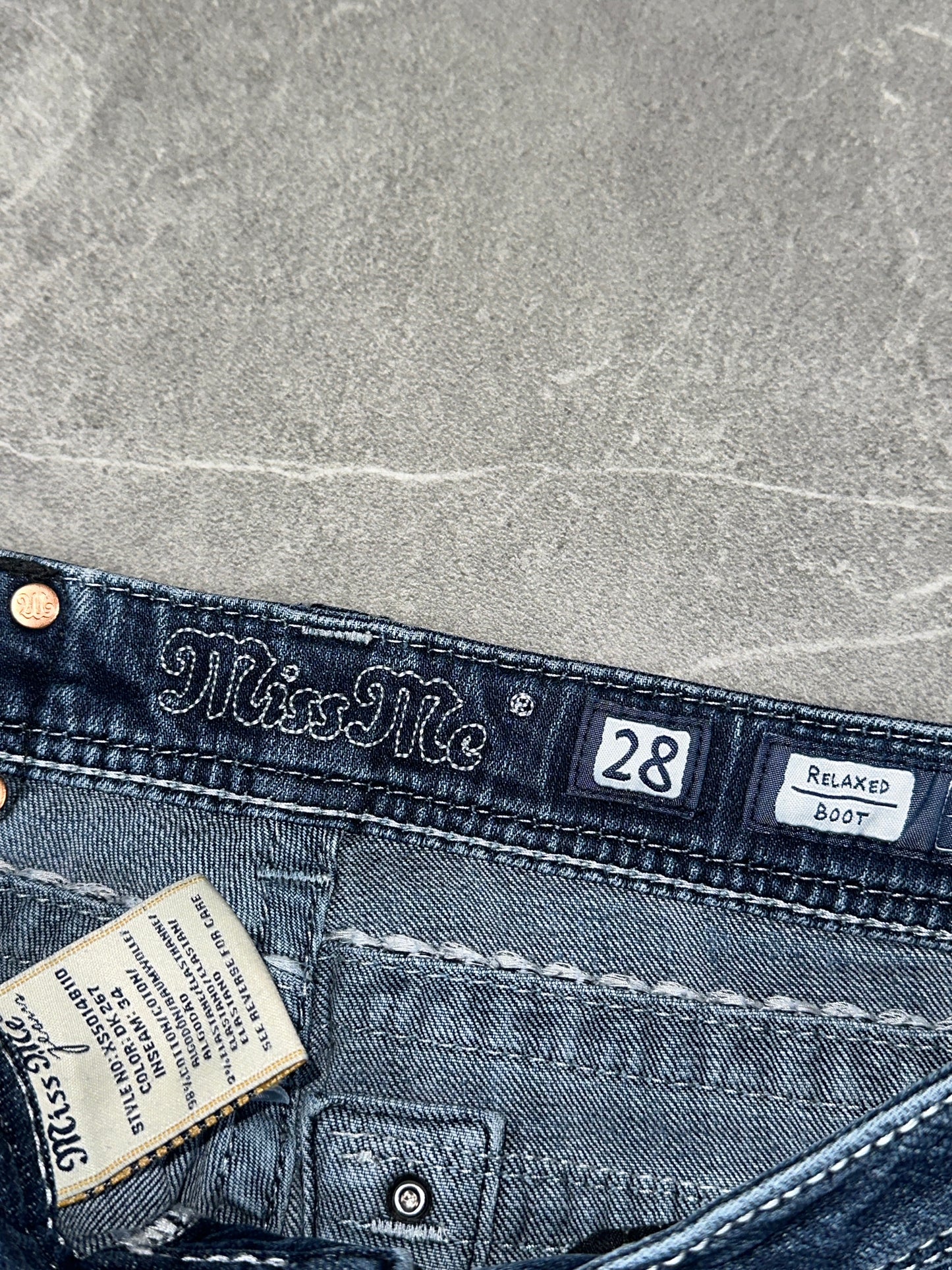 Miss Me Bootcut Low Rise // 28 (M)