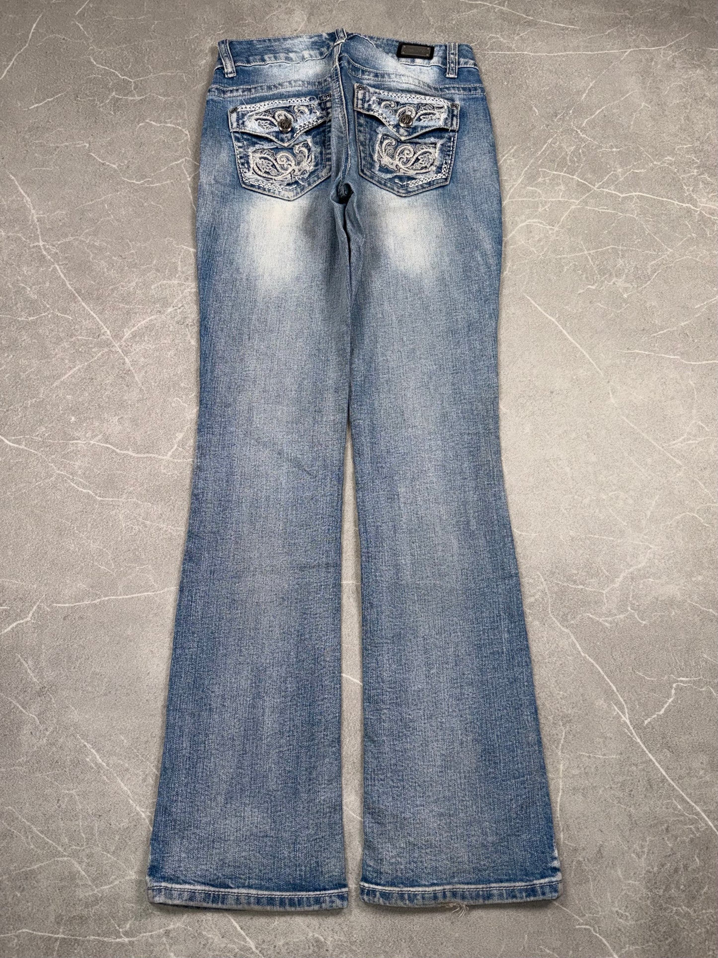 Wiced Heart Bootcut Mid Rise // 26 (S)