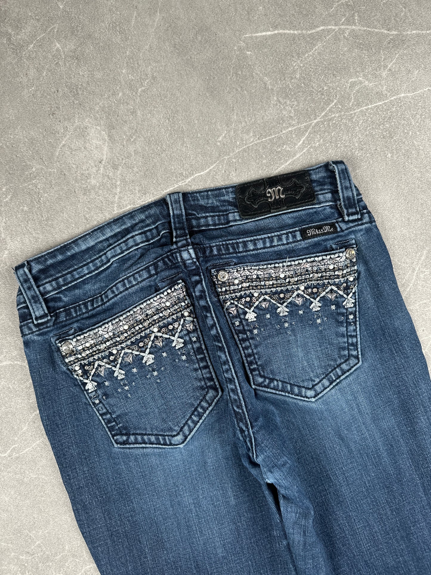 Miss Me Bootcut Mid Rise // 28 (M)