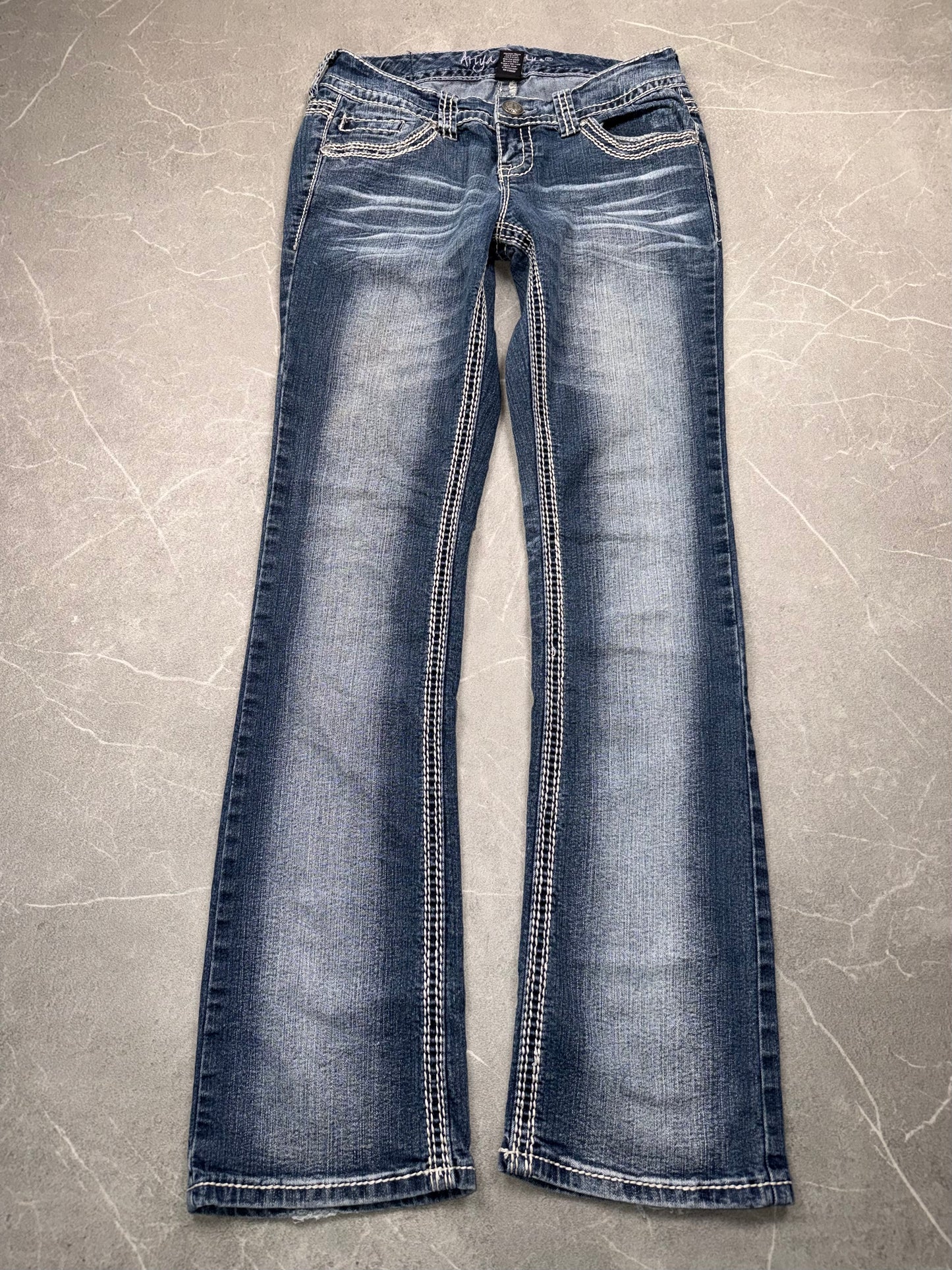 Ariya Jeans Bootcut Low Rise // XS